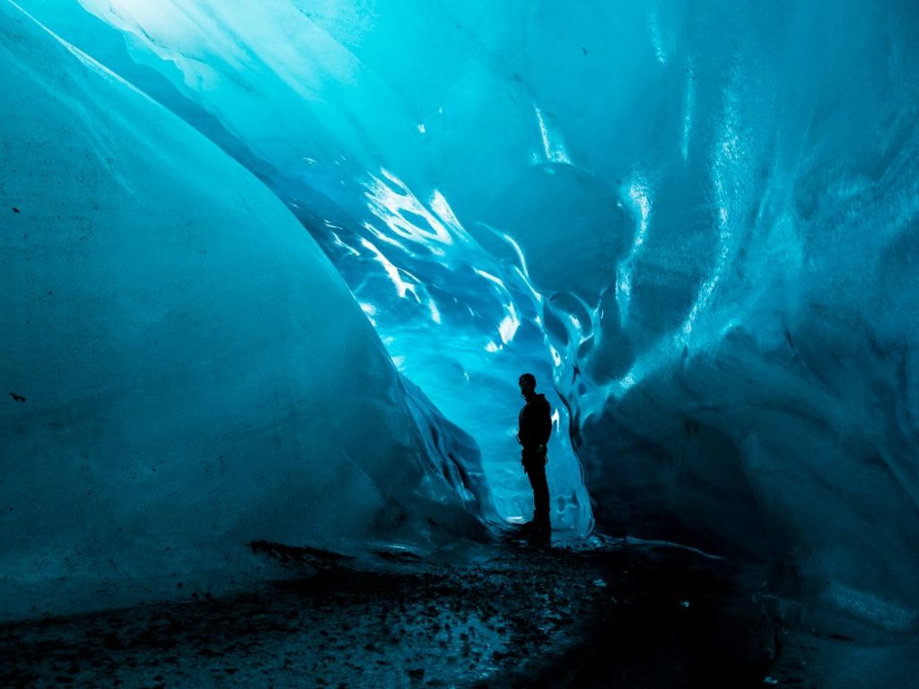 Blue ice cave, Vatnajökull · Davide Cantelli